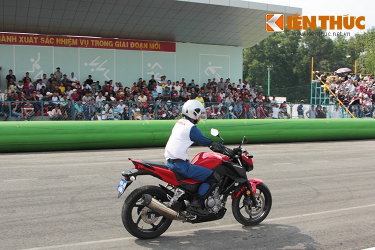 Dien kien moto PKL Honda CB300F gia 80 trieu tai Viet Nam-Hinh-17